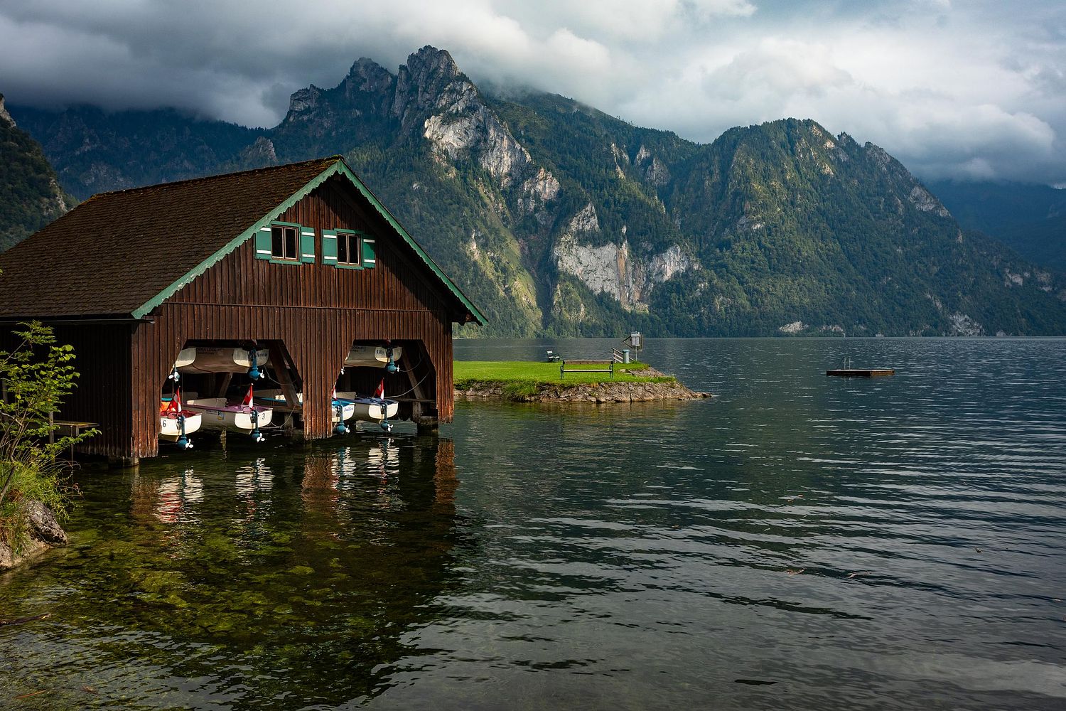 The lake and the mountains