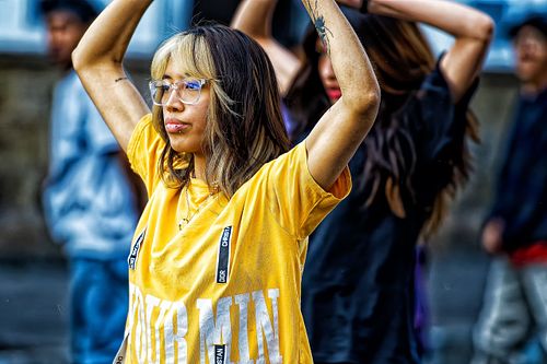 Portrait d'une jeune danseuse de Bolivie