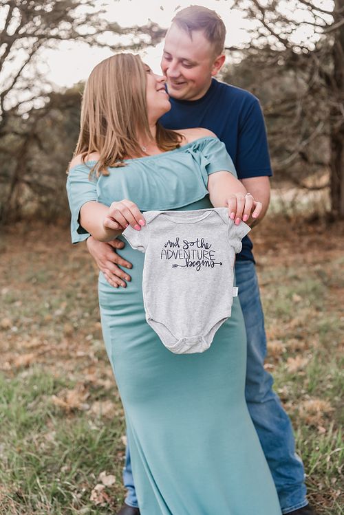 Haley and Zach | Maternity