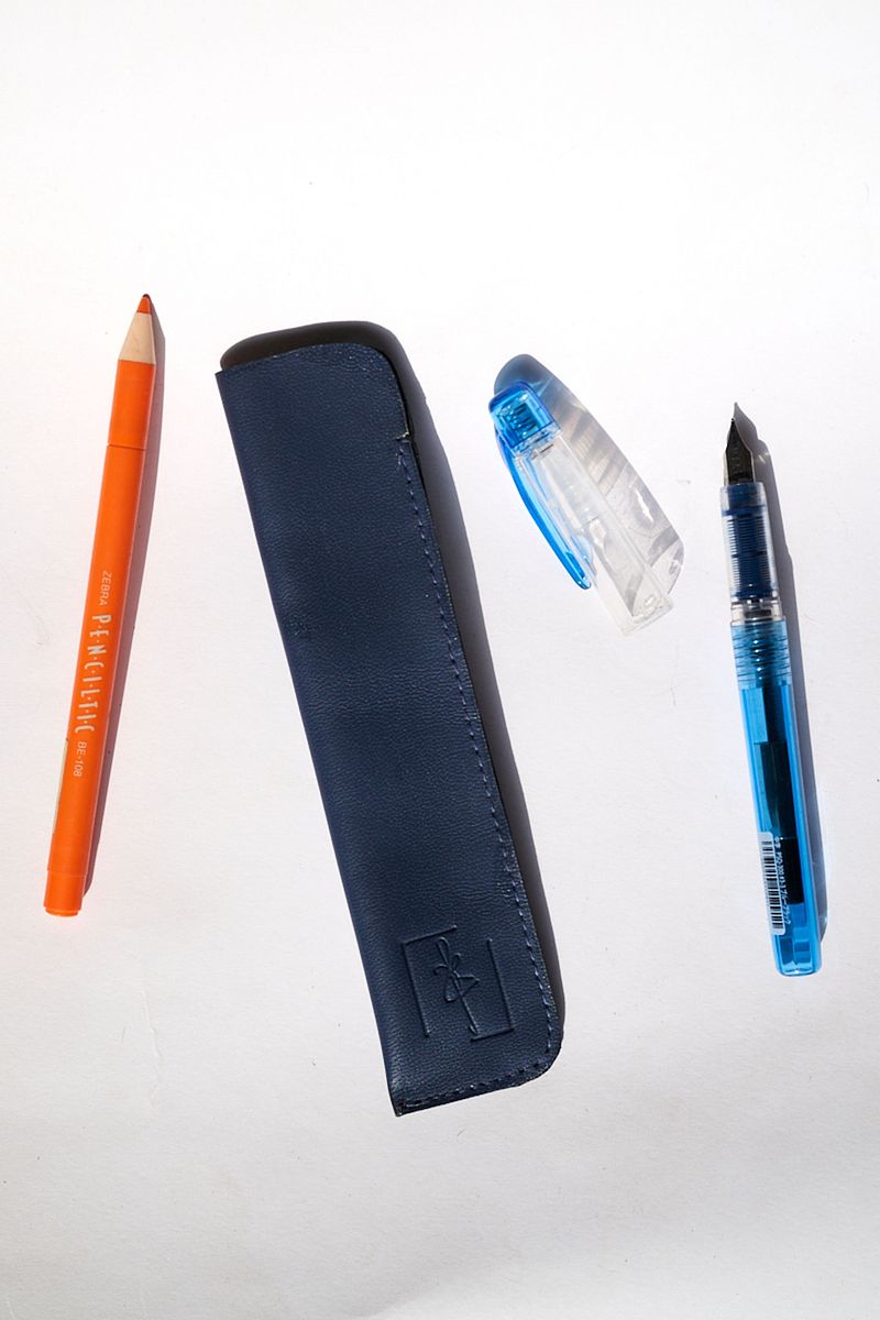 Skins : Classique Leather Pen Case