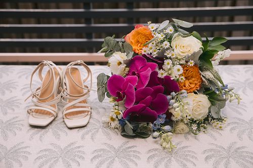 Bride & Groom get ready for the wedding day