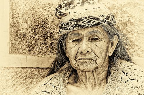 Portrait en sepia d'une femme de Bolivie