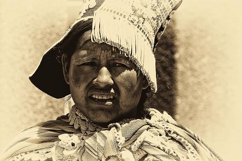 Portrait en sepia d'une femme de Bolivie