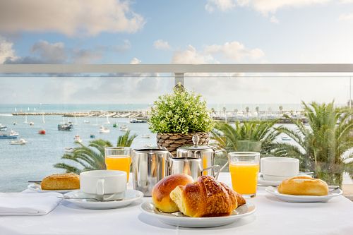 Pequeno Almoço Hotel Baía