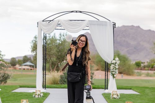 Hi, I&rsquo;m Maybelle. I&rsquo;m not just your photographer, I&rsquo;m your friend from the moment we meet, capturing memories you&rsquo;ll cherish forever.