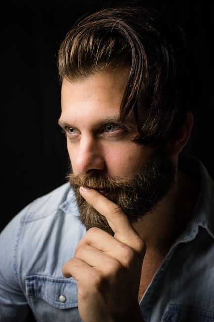 Pose de modèle de photographie masculine