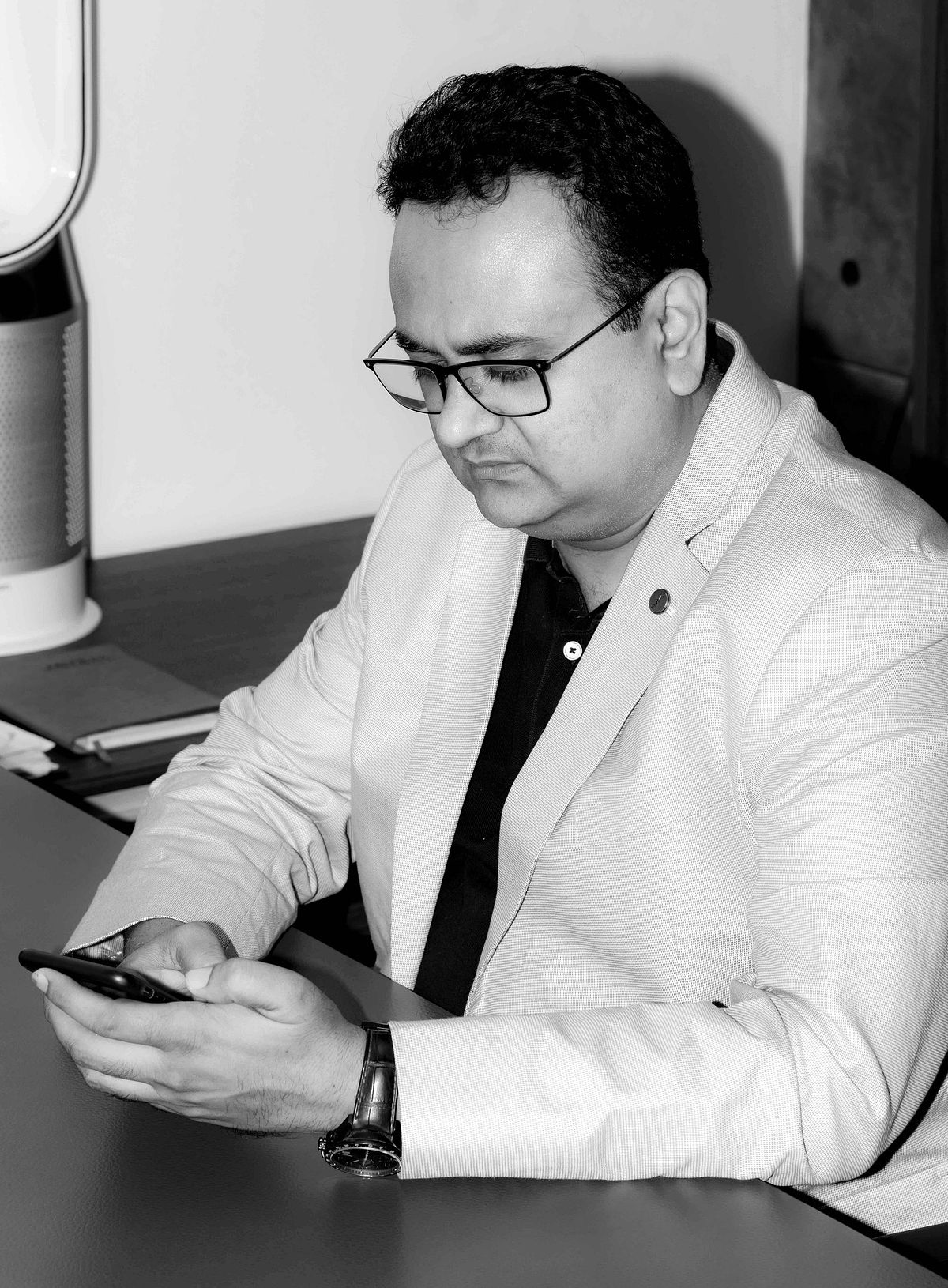 Professional headshot, portrait, and group photo for corporate and personal branding.