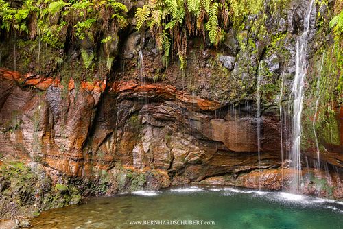 Detail of Lagoa das 25 Fontes waterfall