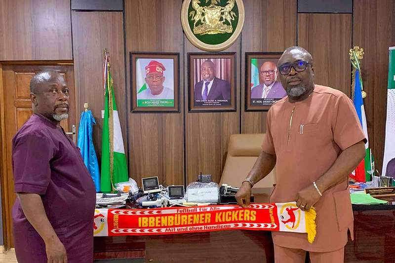 Trikotspende für Nigeria – Ibbenbürener Kickers helfen mit Herz