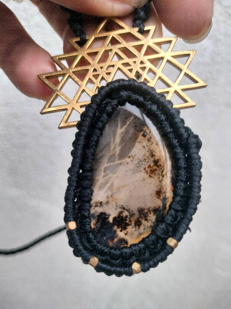 Geometric agate moss necklace