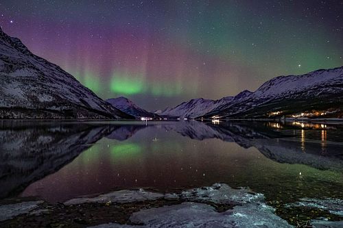Aurorashow over Ullsfjord