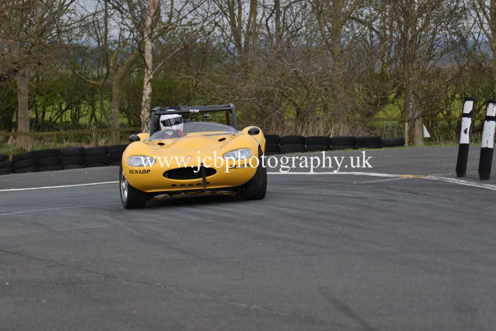Ginetta G20 driven by Robert Pallett