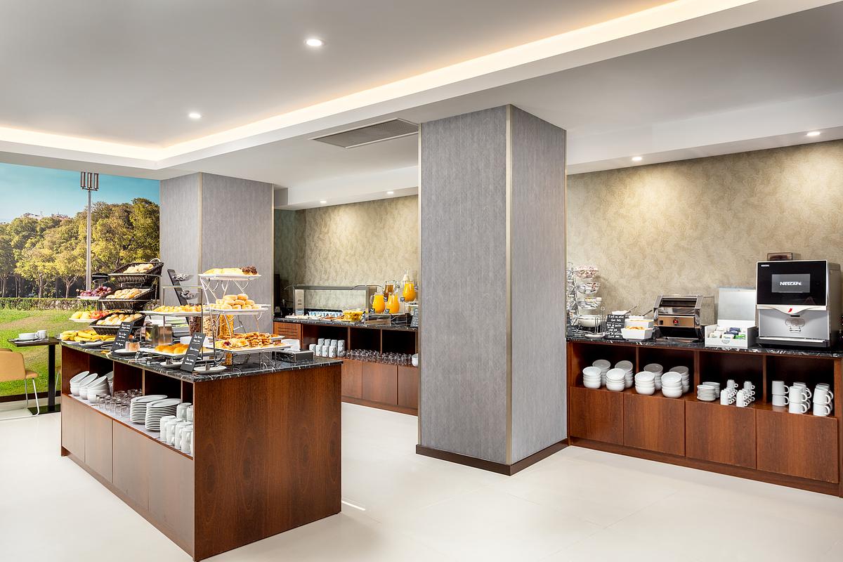 Sala de pequeno-almo&ccedil;o do Empire Marqu&ecirc;s Hotel