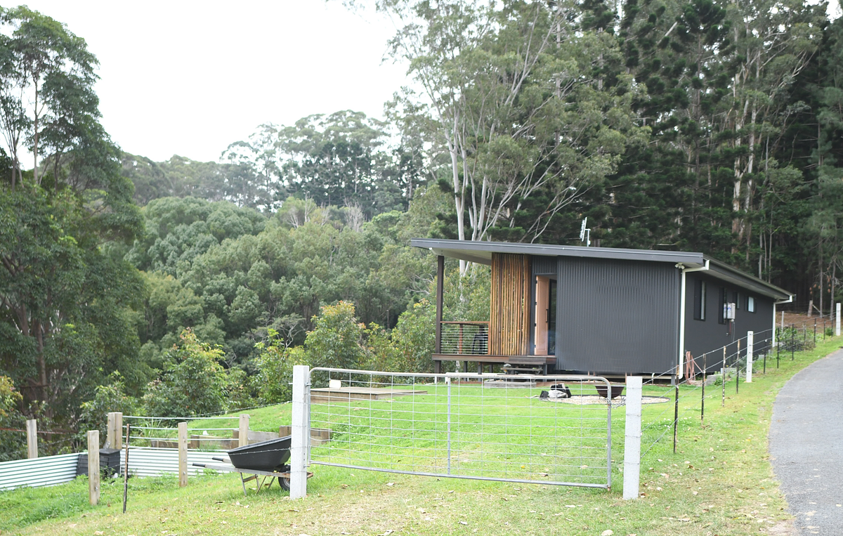 Byron Cabin | Sustainable Cabin Retreat by BASEC Architecture