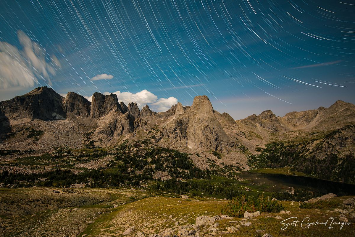 Full Moon Stars in Motion