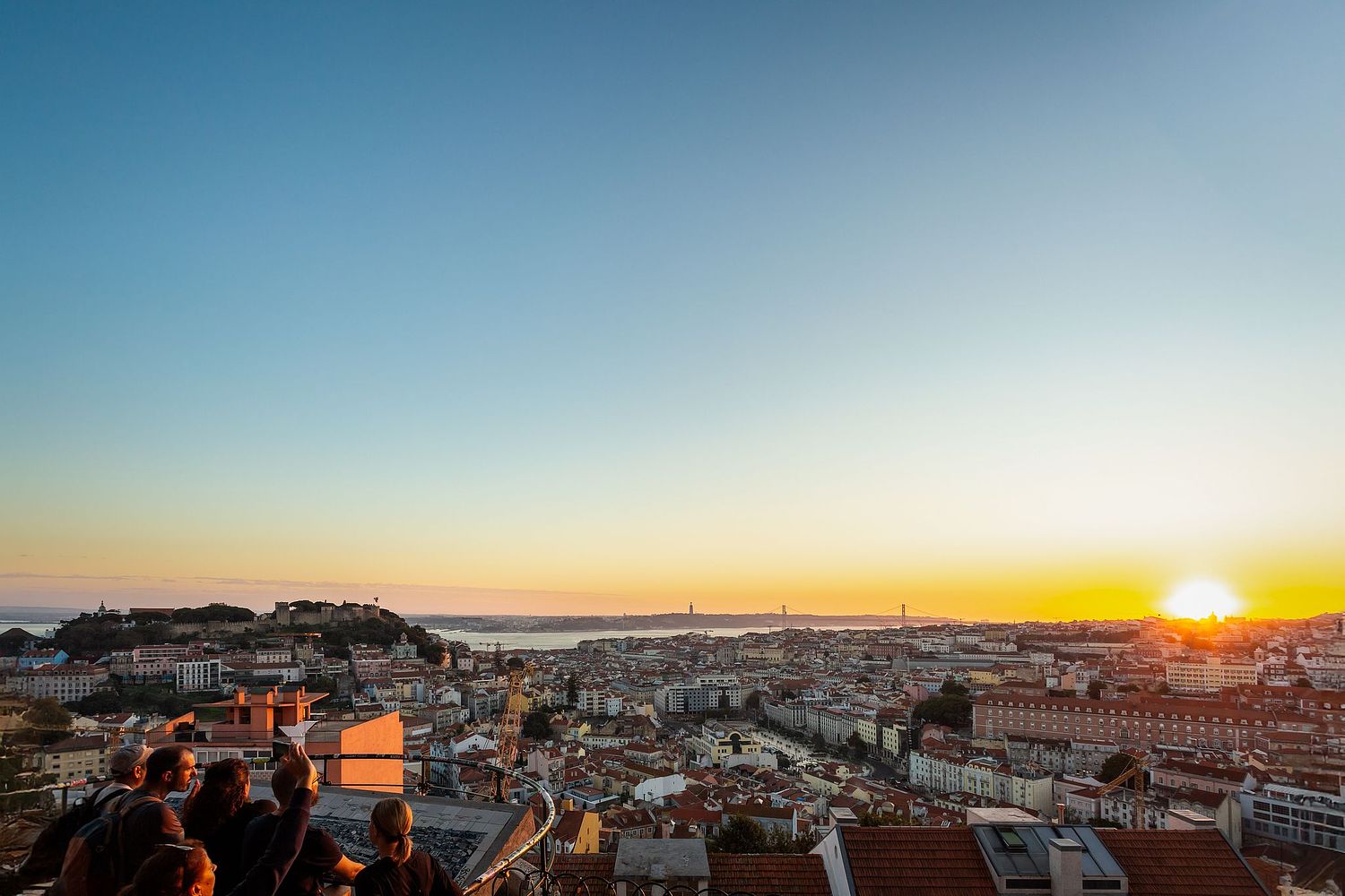 Vista de Lisboa ao P&ocirc;r do Sol