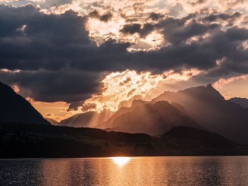 Götterdämmerung über dem Thunersee