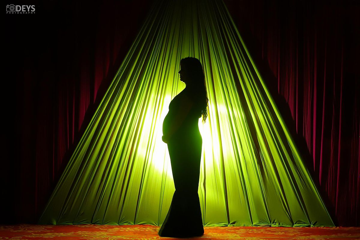 Silhouette pre pregnancy shoot in Aligarh