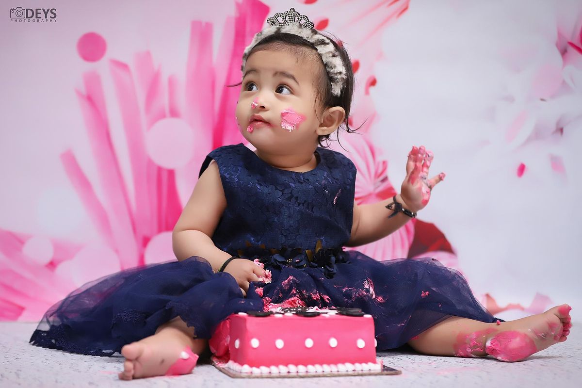 Cute pink theme cake smash for baby girl