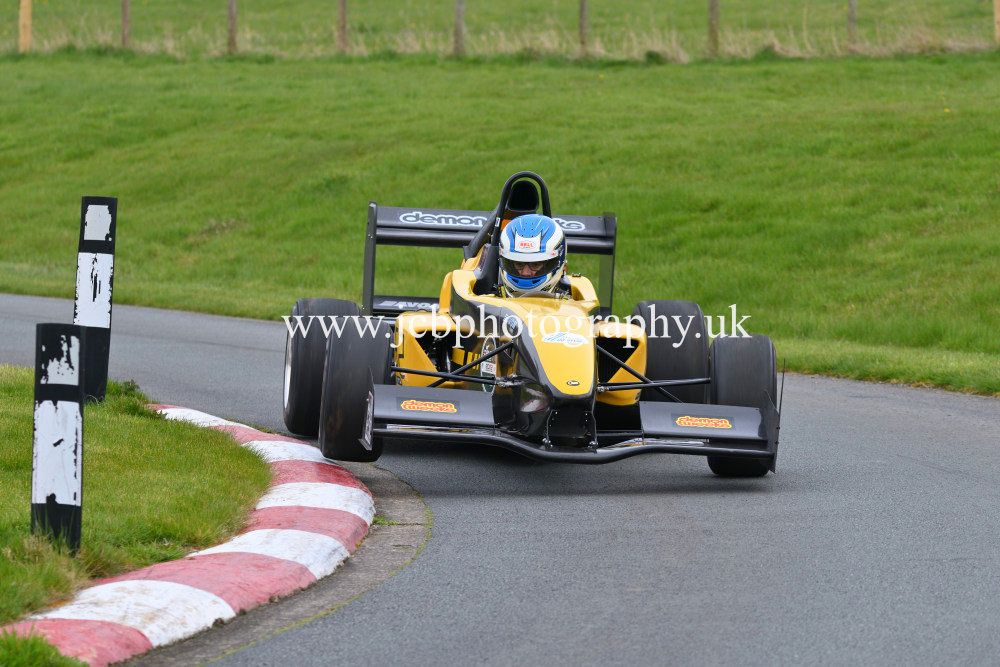 OMS 28 driven by Lee Griffiths