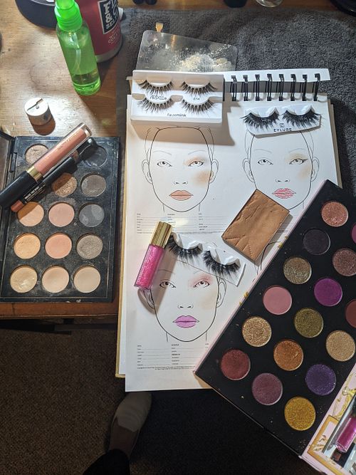 Nissi Lee Beauty Kit BTS