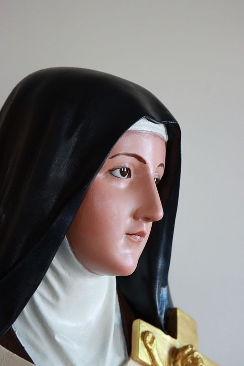 Saint Therese Face from the side