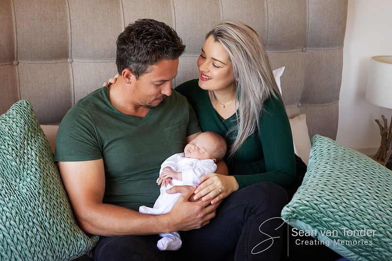 Posed vs. Lifestyle Newborn Sessions: Why I Choose Real Moments Over Perfect Poses