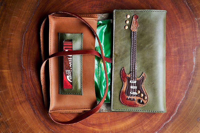 Skins: Pongchau Tobacco Pouch with Guitar Charm (Trifold)