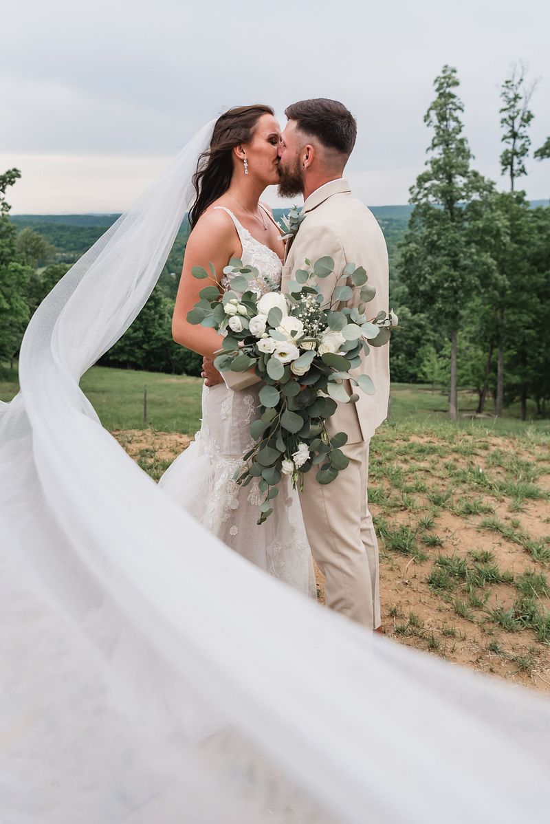 Nikki and Kevin | Cedar Bluff Wedding