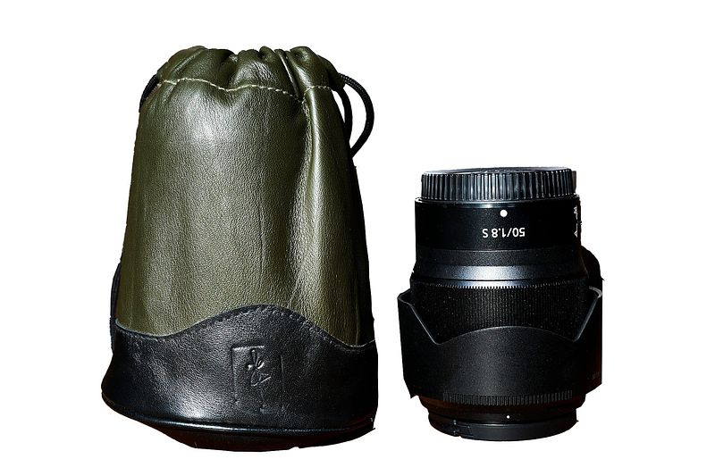 Skins: Siluk Drawstring Leather Camera Lens Pouch
