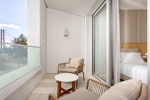 Hyatt Regency Lisboa Twin Bed Room Balcony