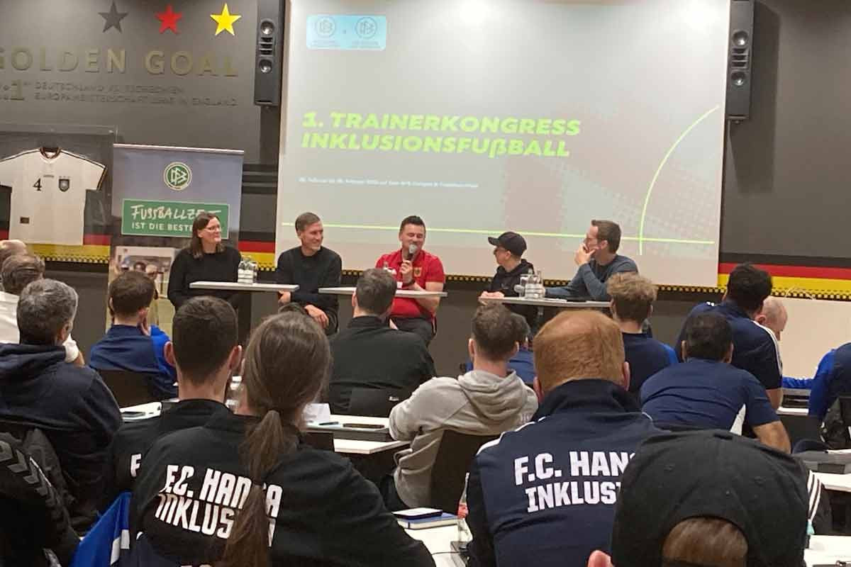 Austausch über den 1. ITrainerkongreß Inklusionsfußball