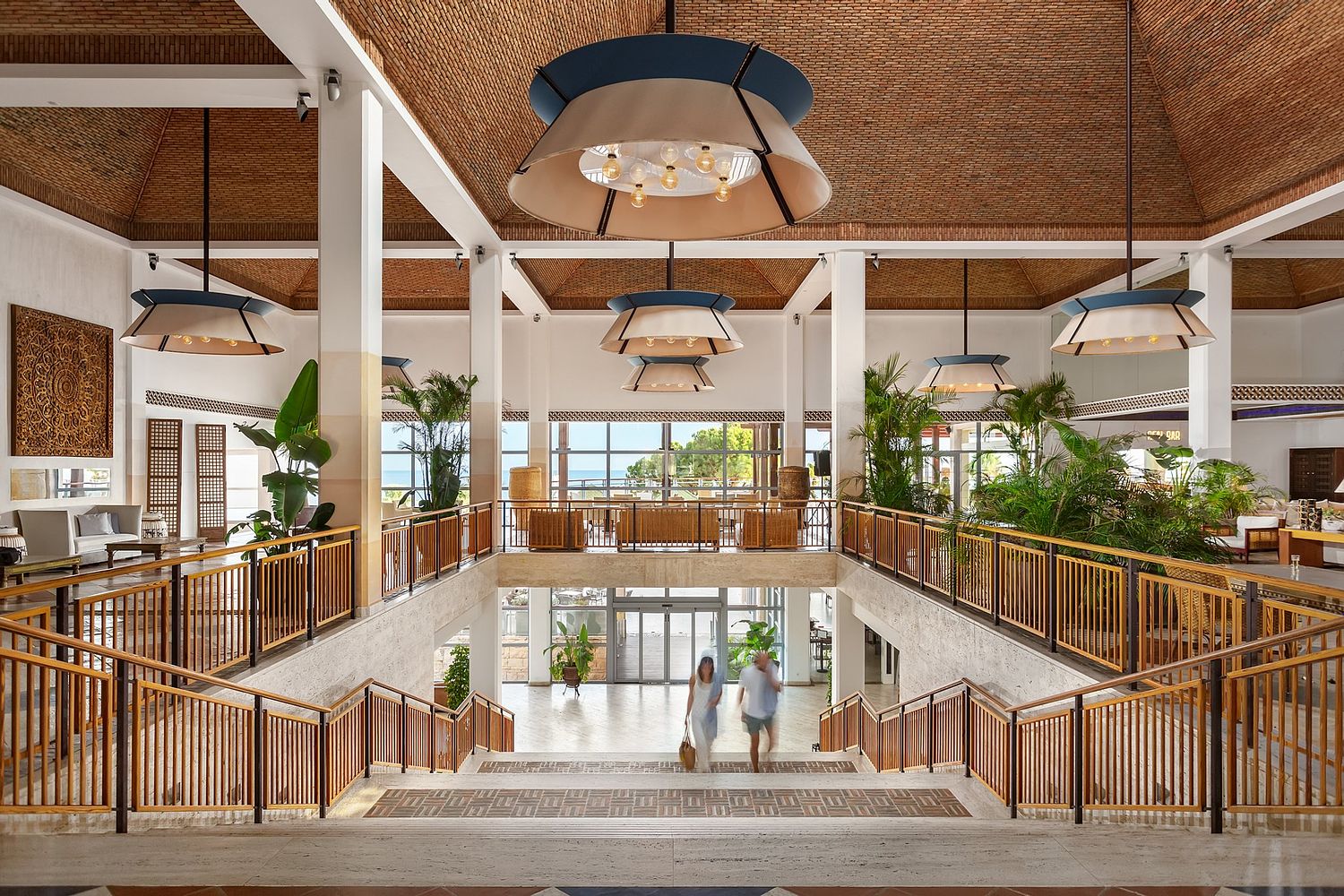 Lobby principal do Grande Real Santa Eulália Resort & Spa em Albufeira, fotografado por Pedro Brás Photography — fotografia profissional de interiores e arquitetura para hotelaria de luxo em Portugal.