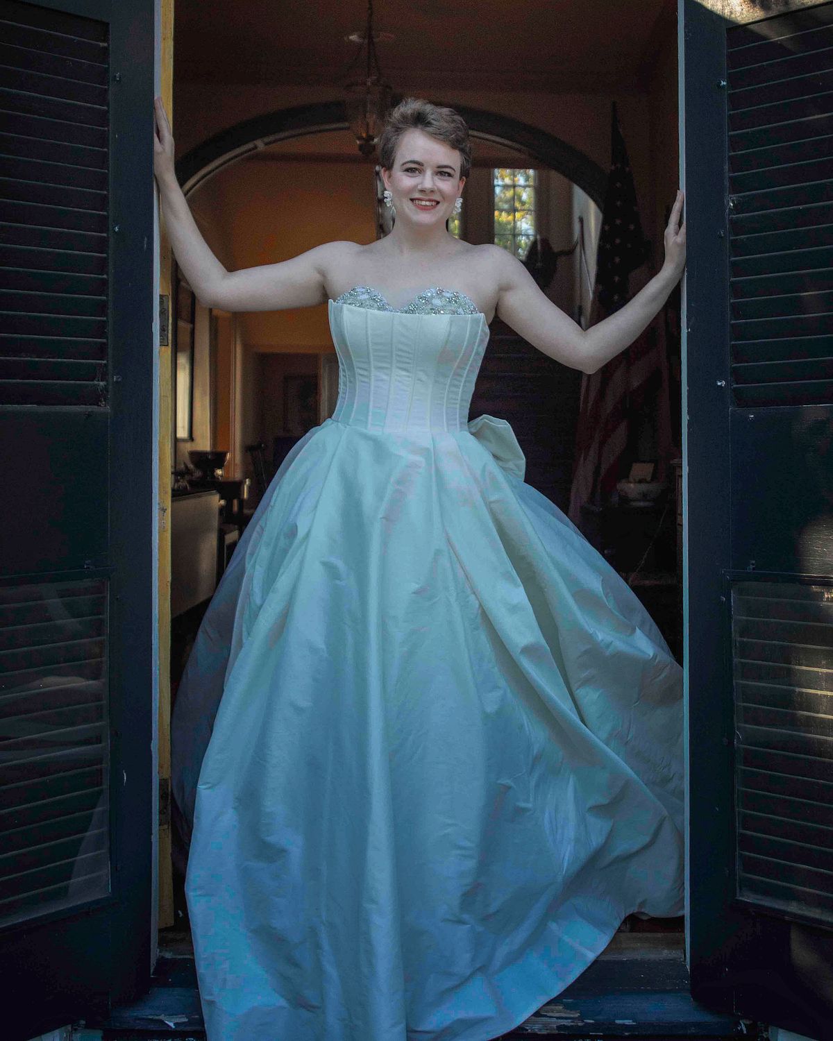 bride standing in the door way at poplar Hill mansion, Salisbury, md