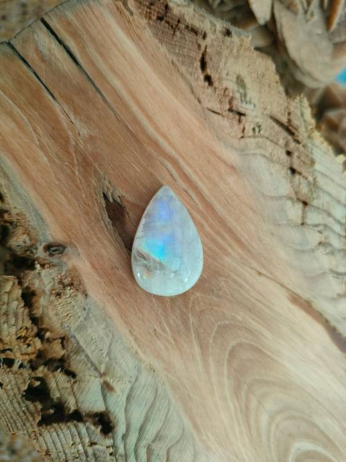 Moonstone properties