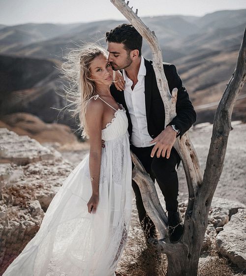 Luxury fashion photography with Bar Zomer in the Judean Desert by Ori Chayun – אורי חיון