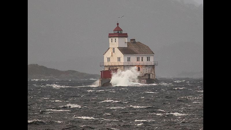 Ute på oppdrag til kl 12:00