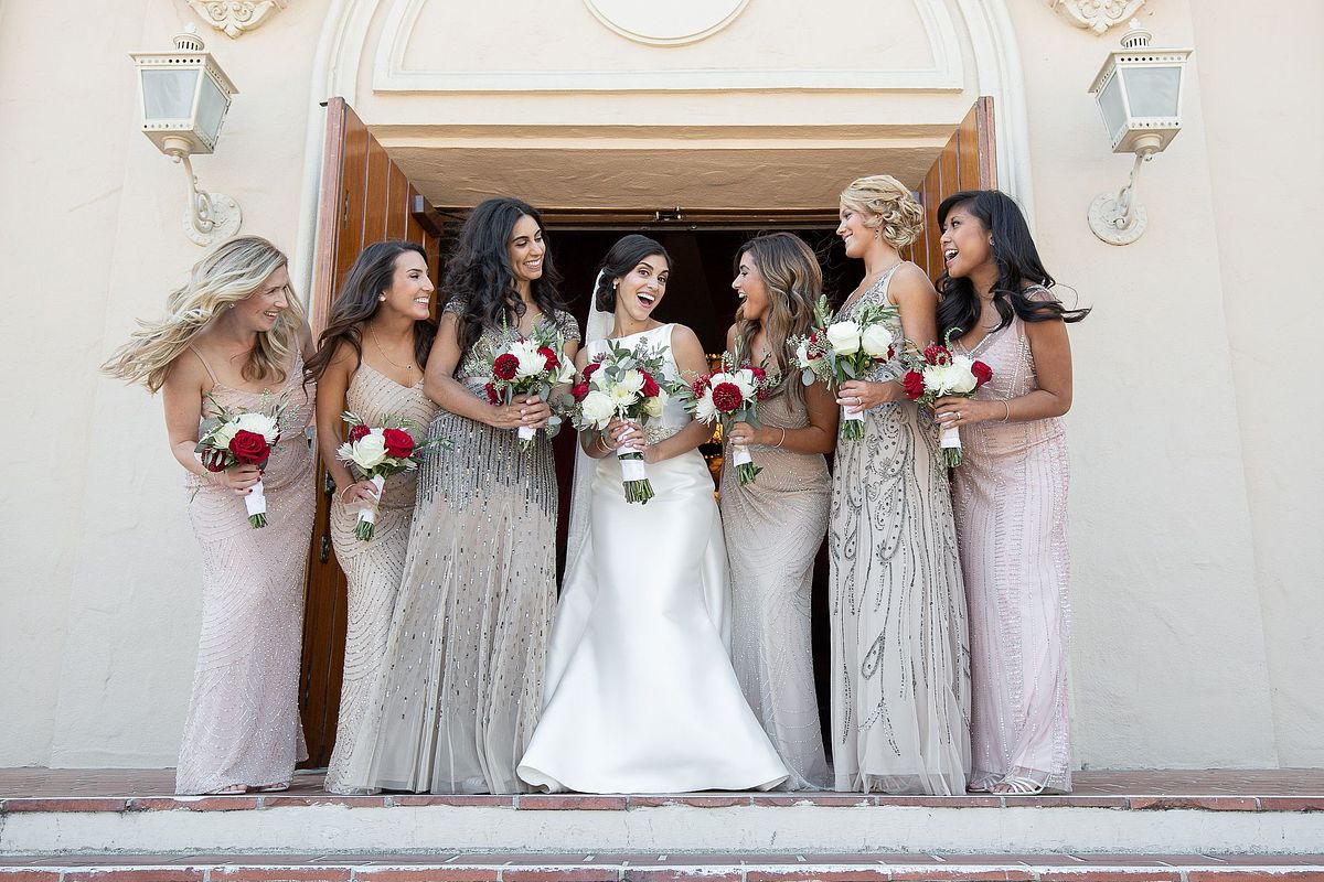 bride-with-friends