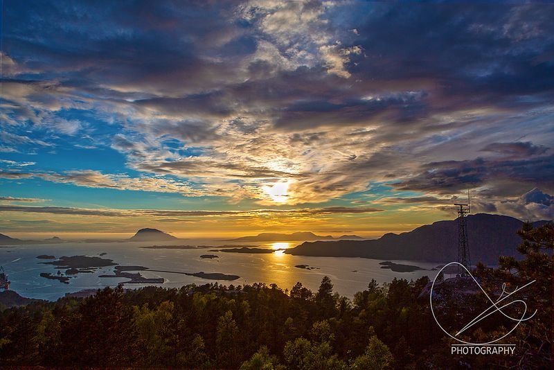 Studioet opnar kl 11:00