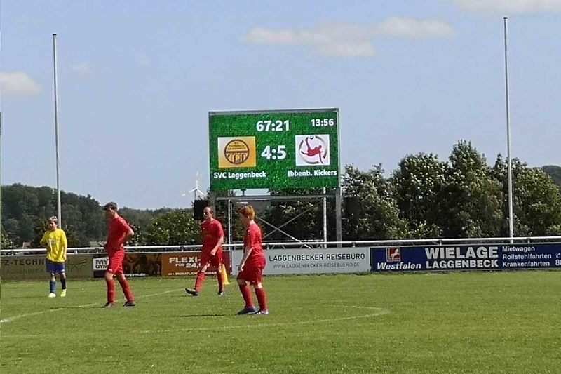 Sponsorenbesuch beim Einlagespiel gegen Cheruskia Laggenbeck